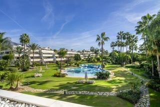 Appartement à Las Brisas. Apartamento de 3 dormitorios completamente reformado en zona pre