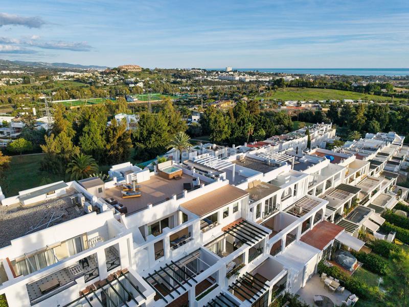 Foto 6784b302-38e0-4bfa-94fa-da5ade22d0f2. Attico con parcheggio piscina in La Quinta Benahavís