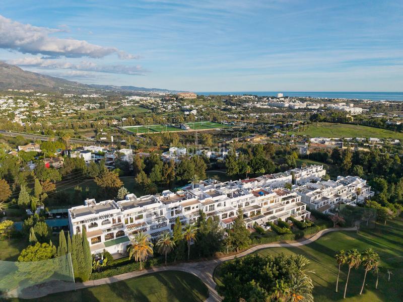 Foto fbc937f2-4718-4513-8a50-c19921bd4a88. Attico con parcheggio piscina in La Quinta Benahavís