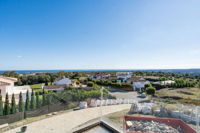 Foto bfe34458-91db-4ea8-bae8-854982de4882. Casa amb aparcament piscina a Sotogrande alto Sotogrande