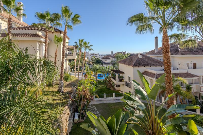 Foto 06548e36-c1d7-4a5d-87ba-2dfd062ef912. Apartament amb aparcament piscina a Los Naranjos Marbella