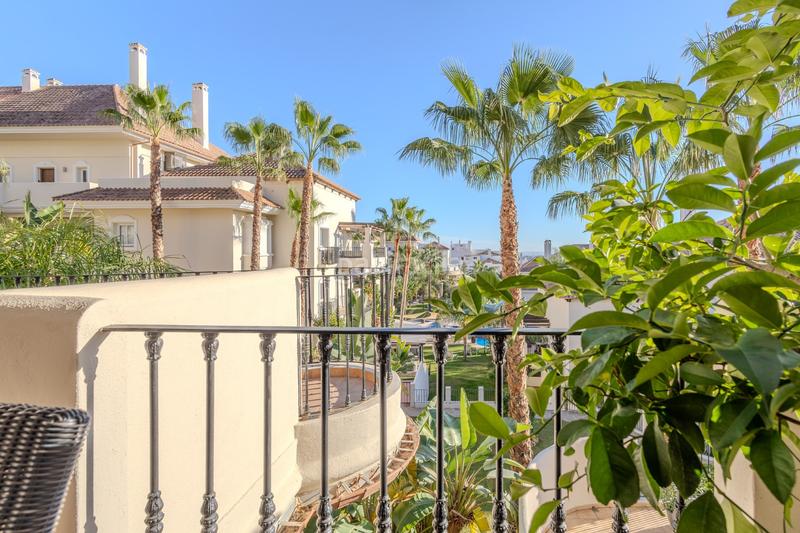 Foto 2aed4784-c8e7-45a4-a7ae-f28241213de1. Apartament amb aparcament piscina a Los Naranjos Marbella