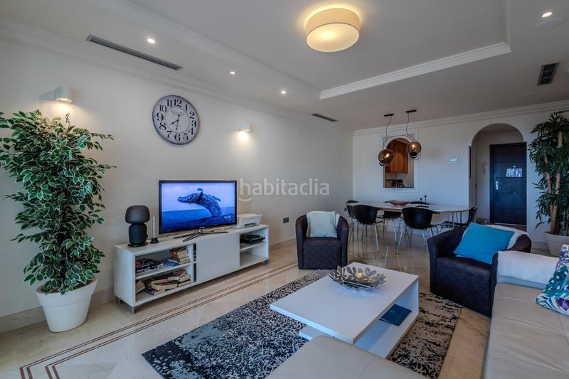 Foto 56f7e008-8a9d-4bc8-9b3f-7989a18b88a1. Apartament amb aparcament piscina a Los Naranjos Marbella