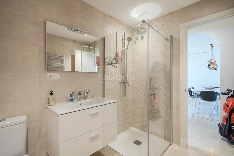 Foto f04757e5-e855-435a-907a-6c845ebf8926. Apartament amb aparcament piscina a Los Naranjos Marbella