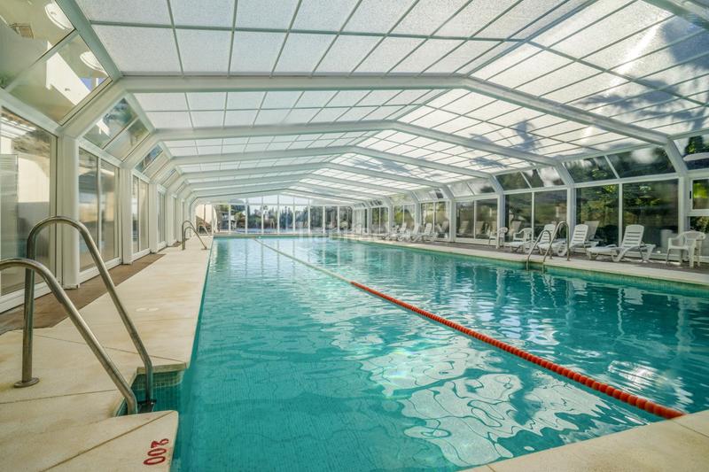 Foto f570a2e3-7af3-4d66-926f-f0924f02c384. Apartament amb aparcament piscina a Los Naranjos Marbella