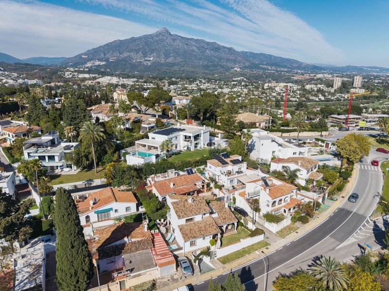Foto e34bf384-faf5-41cc-a064-1f4149866f10. Casa amb aparcament a Rodeo Alto - Guadaiza - La Campana Marbella