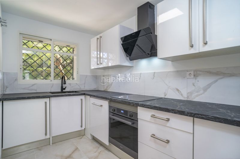 Foto 986a46b7-fd64-4d48-a5b2-df8a774a28e1. Planta baixa amb aparcament piscina a Aloha Marbella