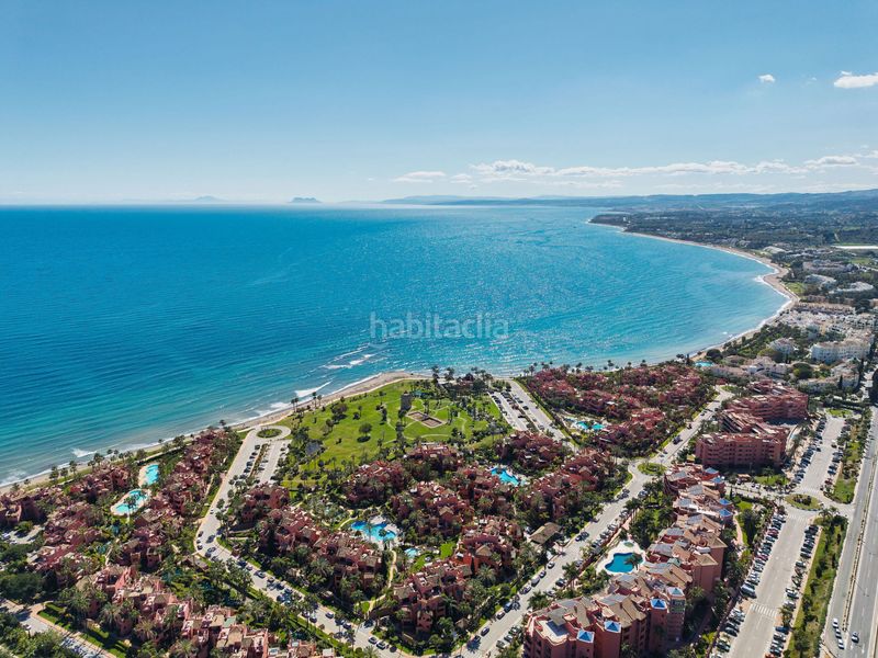 Foto ba927e73-b392-4dab-a777-b8235624c894. Àtic amb aparcament piscina a Guadalmansa Estepona