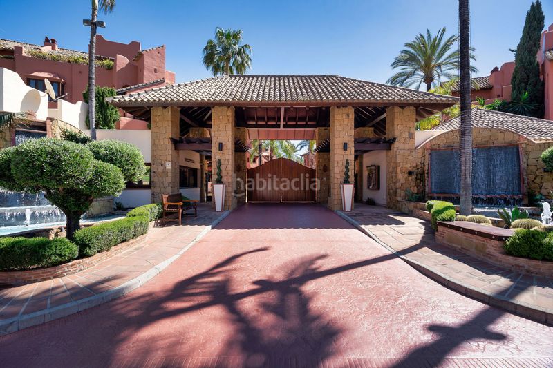 Foto d8d95b10-659c-4098-9a5c-7eb2ab81ec1d. Àtic amb aparcament piscina a Guadalmansa Estepona
