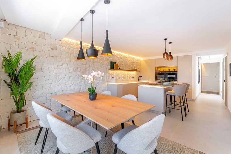 Foto 44fb8cb3-f737-4c88-aaca-4cb140ca0c3f. Àtic amb calefacció aparcament a San Pedro de Alcántara Pueblo Marbella