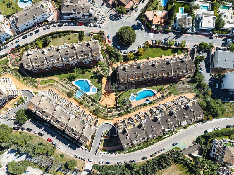 Foto 04c4c548-9904-47f2-b6c1-254858b08c8f. Àtic amb aparcament piscina a Nueva Andalucía centro Marbella