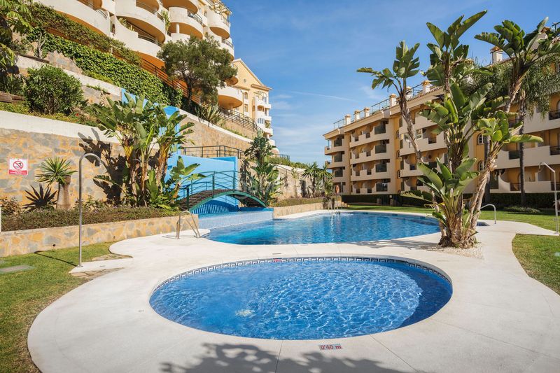 Foto 1a1a3974-7786-4c9b-bb79-a8f91f479747. Àtic amb aparcament piscina a Nueva Andalucía centro Marbella