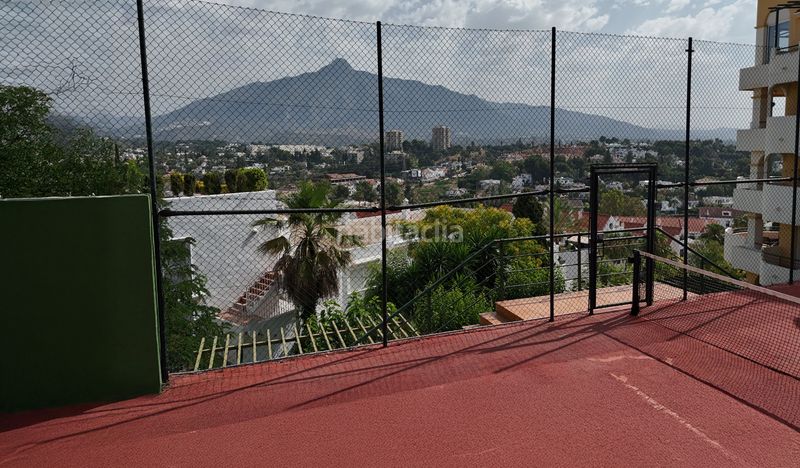 Foto 5b2e2e1b-922d-44a2-bff6-96dfe78e8705. Àtic amb aparcament piscina a Nueva Andalucía centro Marbella