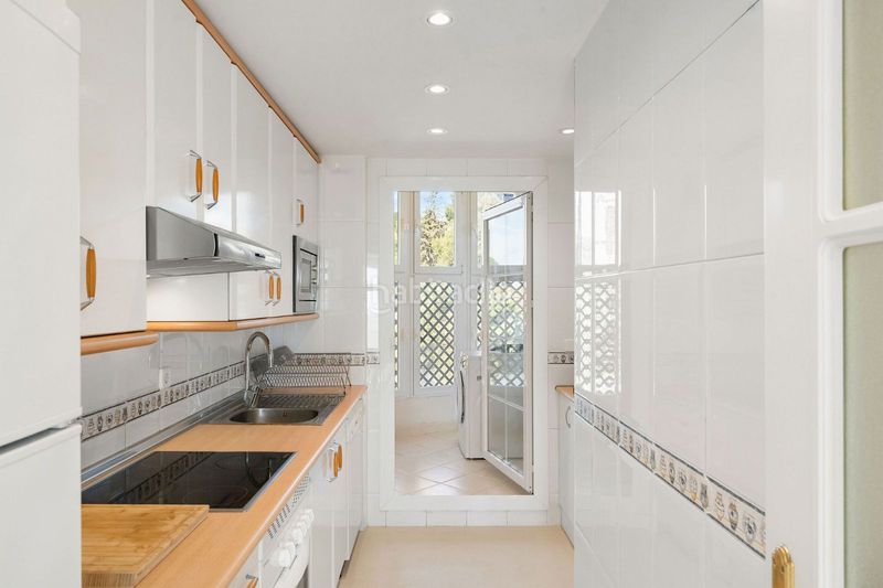 Foto 5e2700a8-0461-4f1d-bba7-e3ca032a16b6. Àtic amb aparcament piscina a Nueva Andalucía centro Marbella