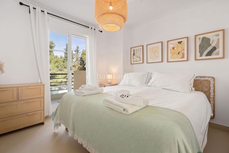 Foto cacd07ef-4039-4a90-834c-b8bddac3a408. Àtic amb aparcament piscina a Nueva Andalucía centro Marbella