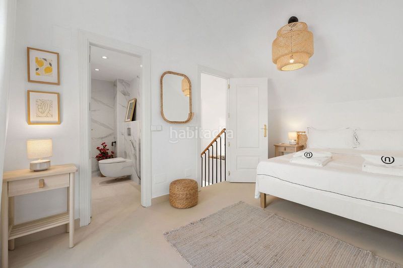 Foto cbb16e4a-9153-4fa9-be73-2a2914d47634. Àtic amb aparcament piscina a Nueva Andalucía centro Marbella