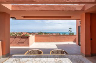 Àtic a Guadalmansa. Ático de esquina de 3 dormitorios completamente reformado con vi