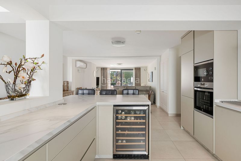 Foto be9127fc-b181-407a-b986-ca0cc2461df8. Casa amb aparcament piscina a Nueva Andalucía centro Marbella