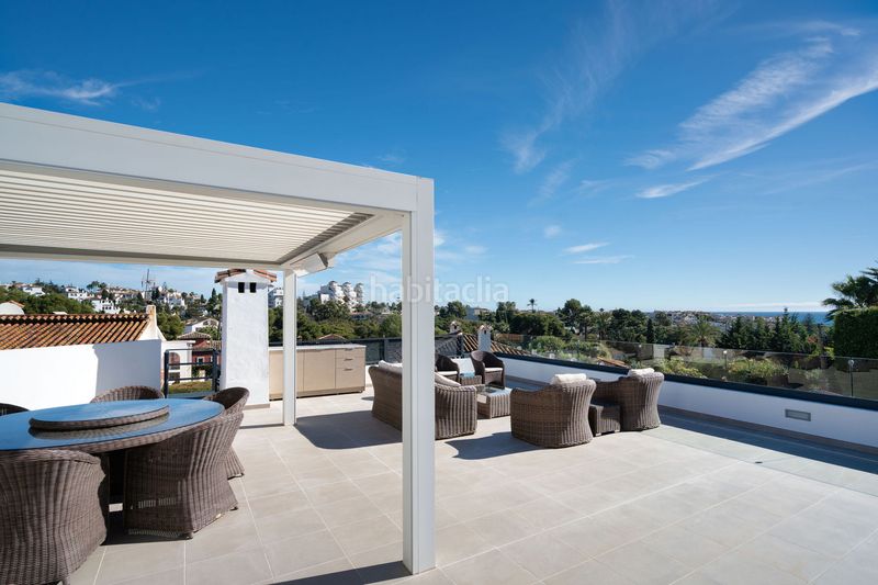 Foto f301ec81-efa8-4d62-a684-c6c2d818d26a. Casa amb aparcament piscina a Nueva Andalucía centro Marbella