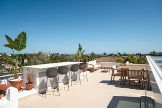 Reihenhaus in Los Naranjos. Adosado en balcón del golf