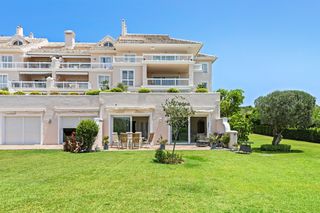 Erdgeschoss in Los Flamingos. Apartamento en esquina en planta baja en primera línea de golf e