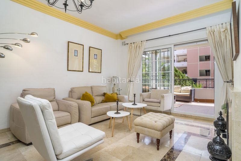Foto 7cbe5c22-d8a5-498c-b66f-0c5e1b882ff3. Planta baixa amb aparcament piscina a Las Brisas Marbella