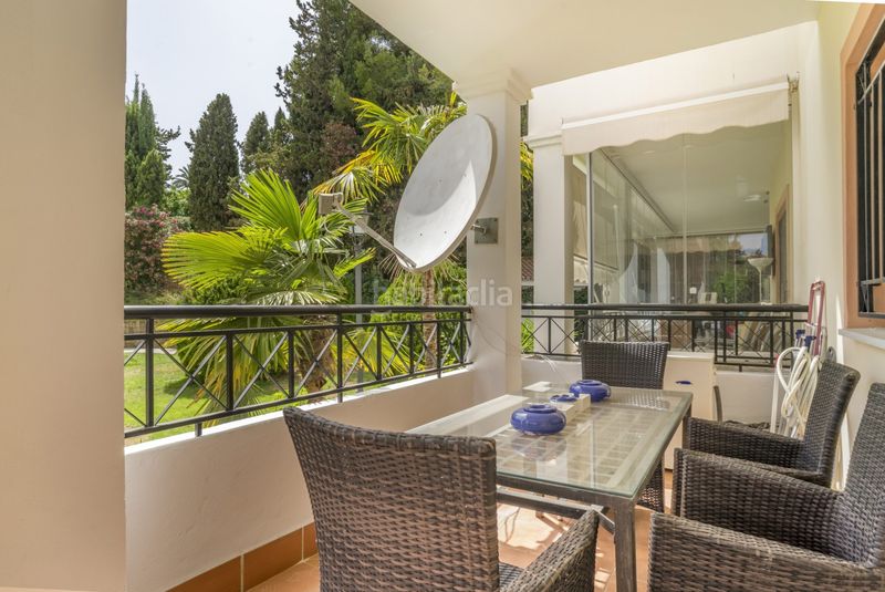 Foto fd68672d-3f0e-44c3-9d72-9fc4e7128fd3. Planta baixa amb aparcament piscina a Las Brisas Marbella