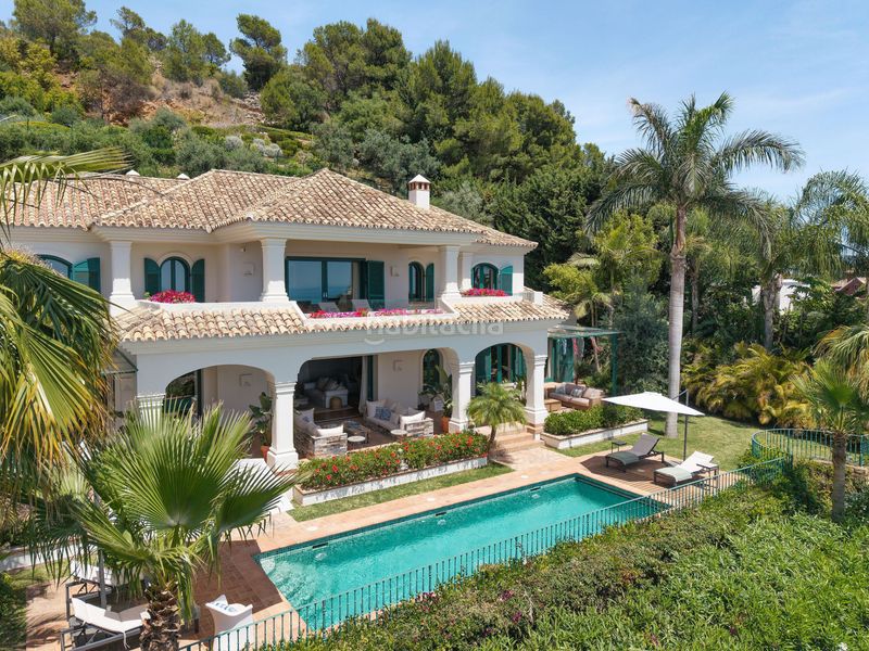Foto 8a9c5222-5abd-4fef-b525-45f433a46457. Casa amb calefacció piscina a Sierra Blanca Marbella