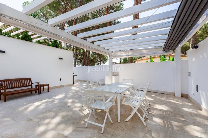 Foto 5c490694-2fb2-4e32-8df8-849f1c781ec2. Casa villa moderna de 6 dormitorios completamente reconstruida en venta en Marbella