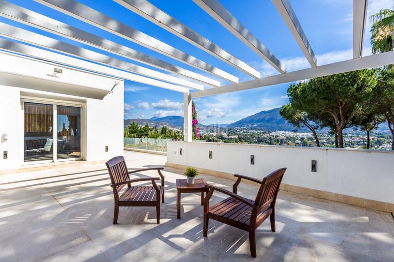 Foto 8500b2df-f525-47b1-a1fd-877a1b018759. Casa villa moderna de 6 dormitorios completamente reconstruida en venta en Marbella