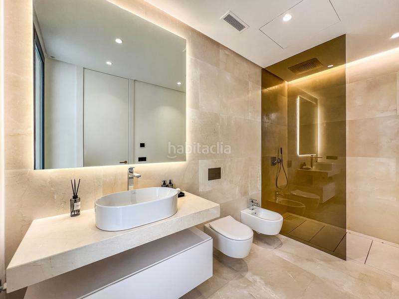 Foto 866b1aa0-5ae4-45d6-a2a9-0a6a7fae975f. Casa con riscaldamento parcheggio piscina in lomas de Marbella club Marbella