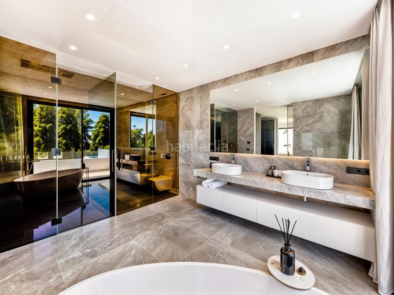 Foto 867c0374-b239-4cb3-8f6a-3f824522877c. Casa con riscaldamento parcheggio piscina in lomas de Marbella club Marbella