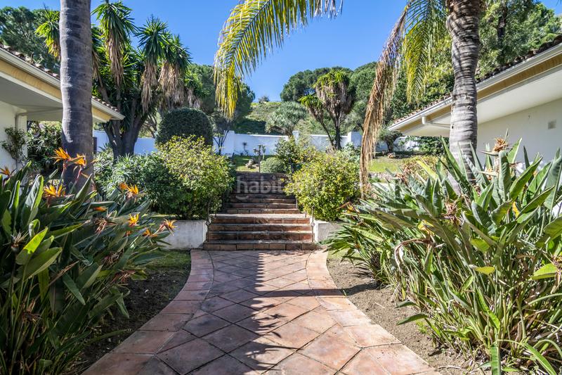 Foto 171da36b-a005-4930-b697-7834e34dd06a. Casa gran casa con vistas a la montaña y al mar con inmejorables oportunidades en Marbella