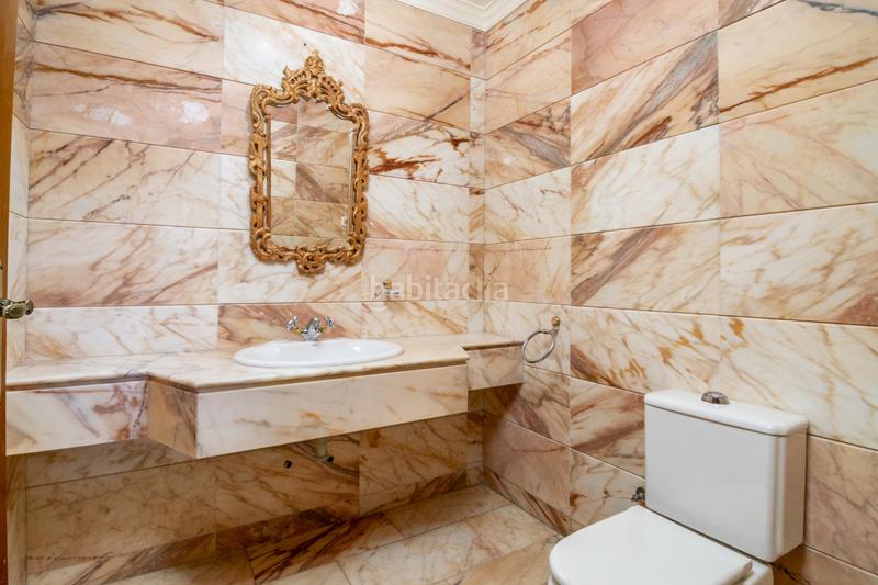 Foto 1deaa815-b920-436a-978a-8045bda5e44a. Casa gran casa con vistas a la montaña y al mar con inmejorables oportunidades en Marbella
