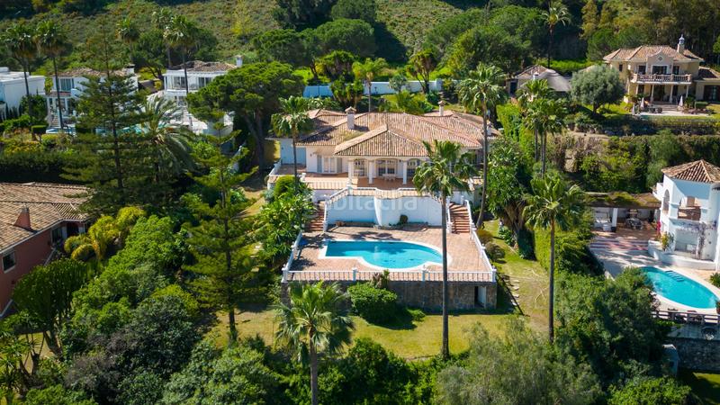 Foto ac1ddac9-93db-499d-86a7-05cf8ef9c206. Casa gran casa con vistas a la montaña y al mar con inmejorables oportunidades en Marbella