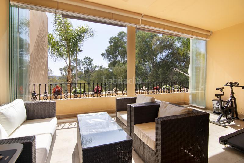 Foto 01544686-b649-4e45-9044-ae6c1f2a8e57. Piano terra con parcheggio piscina in Los Naranjos Marbella