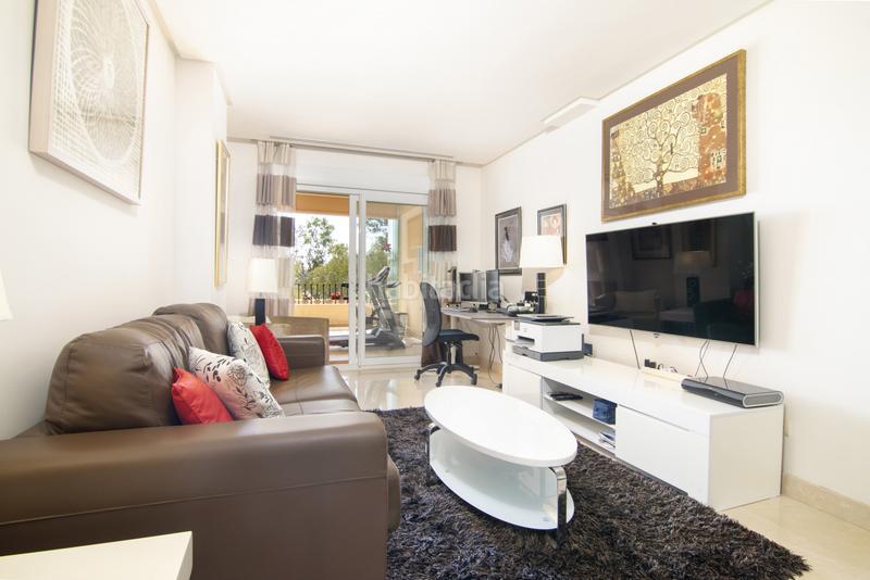 Foto ea578e7d-84db-4fcb-9249-2dfa4fe9ced9. Piano terra con parcheggio piscina in Los Naranjos Marbella