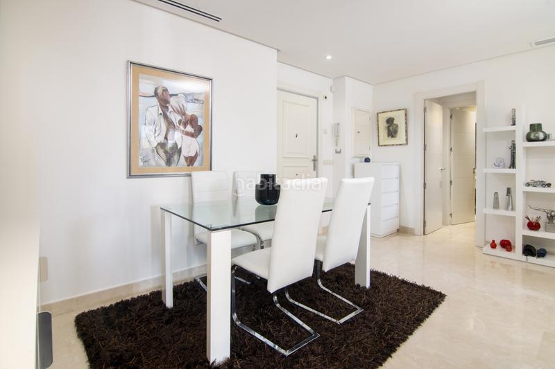 Foto fd761c3b-1369-445d-876e-067853cad8bd. Piano terra con parcheggio piscina in Los Naranjos Marbella