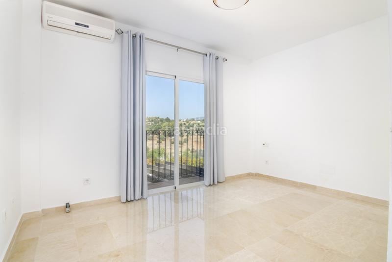 Foto cc2e98f7-7f1a-4d99-917f-8cb9c5ce9c1c. Ático en istan a-7176 8 excelente ático dúplex en una ubicación ideal en Marbella