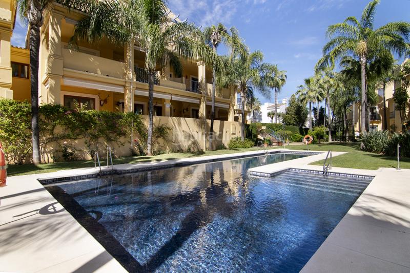 Foto 8cdca30a-2bac-4034-8bac-9dd1f2464dd7. Planta baixa amb aparcament piscina a Nagüeles Alto Marbella