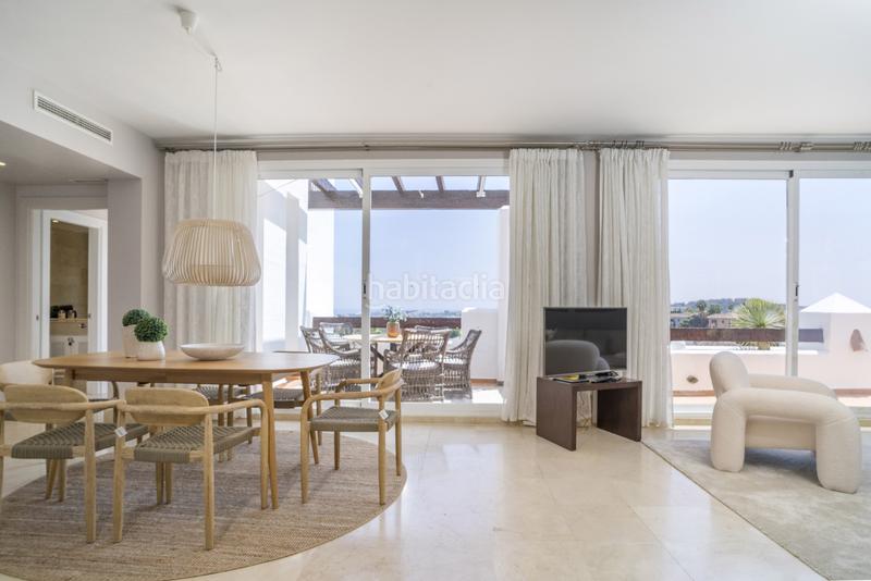 Foto 96b9c69b-6fe6-4c37-8493-68222c182310. Attico con parcheggio piscina in Los Naranjos Marbella