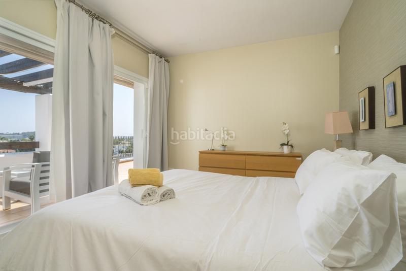 Foto ba071f7f-edfd-4cee-82d1-99fc5f63f0ac. Attico con parcheggio piscina in Los Naranjos Marbella