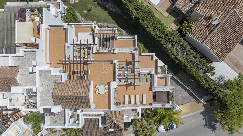 Foto c2f57bfb-cf4f-4a39-91d3-24512fd6b87c. Attico con parcheggio piscina in Los Naranjos Marbella