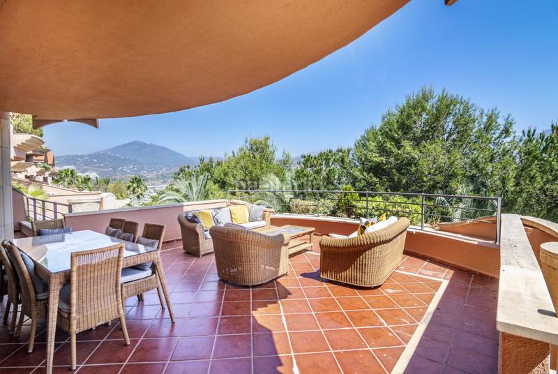 Foto f03932fe-d82a-4fb1-a93e-366067bceb60. Piccolo appartamento con parcheggio piscina in Los Naranjos Marbella