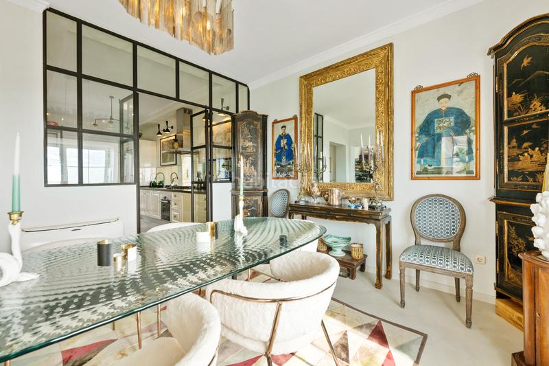 Foto 5ec628e8-e3c5-42ab-acc9-95b27c3ed06d. Casa pareada elegante villa familiar adosada con impresionantes vistas al mediterráneo en Marbella