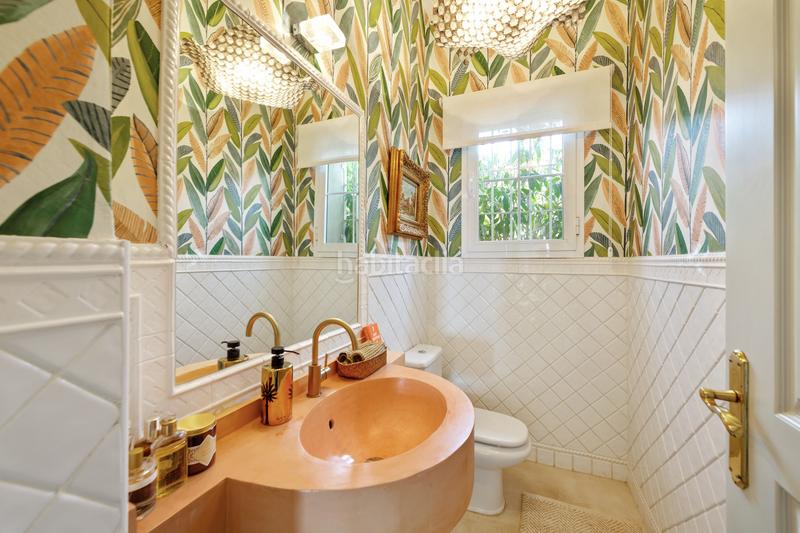 Foto b922a1fc-d1f0-49f6-9fa1-6b6d9a0246d1. Casa pareada elegante villa familiar adosada con impresionantes vistas al mediterráneo en Marbella