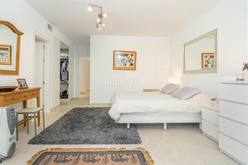 Foto 16df5f49-59f6-4e60-aa48-e4d549d25e33. Reihenhaus mit pool in Aloha Marbella