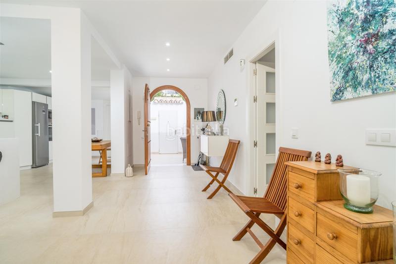 Foto 59a9aedf-076f-42fc-a8e5-8624efa4069c. Reihenhaus mit pool in Aloha Marbella