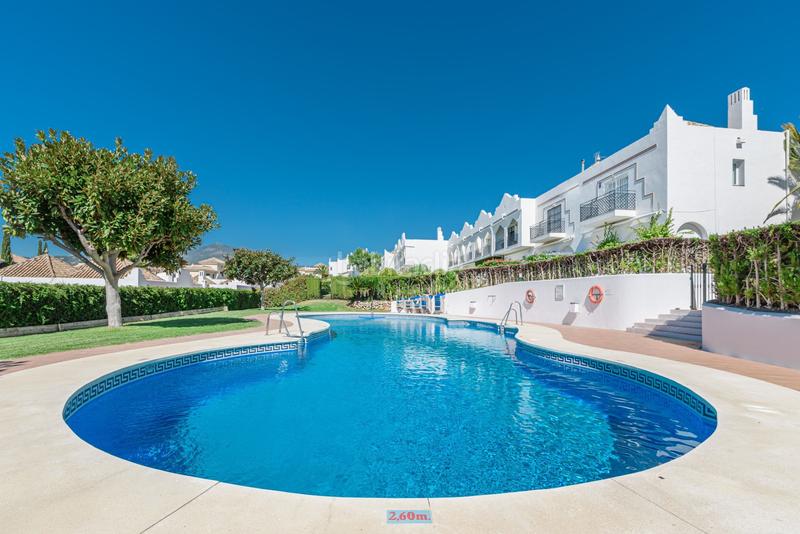 Foto 637a5cae-9823-4104-bc45-cd68ba57426c. Reihenhaus mit pool in Aloha Marbella