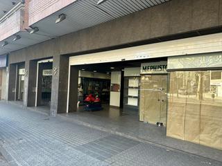 Lloguer Local Comercial  Passeig de pere iii. Local de lloguer de 60m2